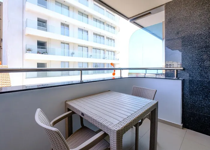 Downtown Finikoudes Apartment *