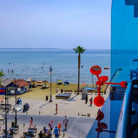 Downtown Finikoudes * Λάρνακα