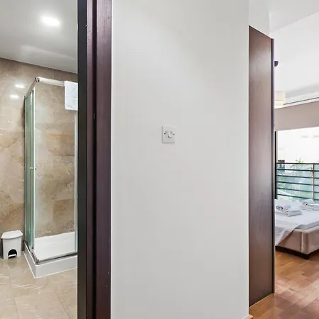 Downtown Finikoudes *